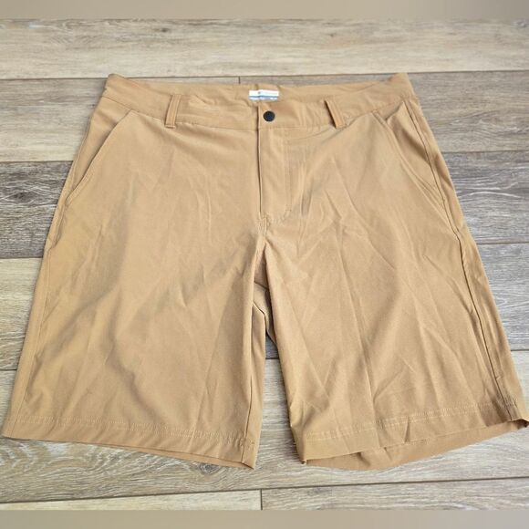 Columbia shorts size 36 quick dry material 10" Length tan colored - Picture 1 of 10